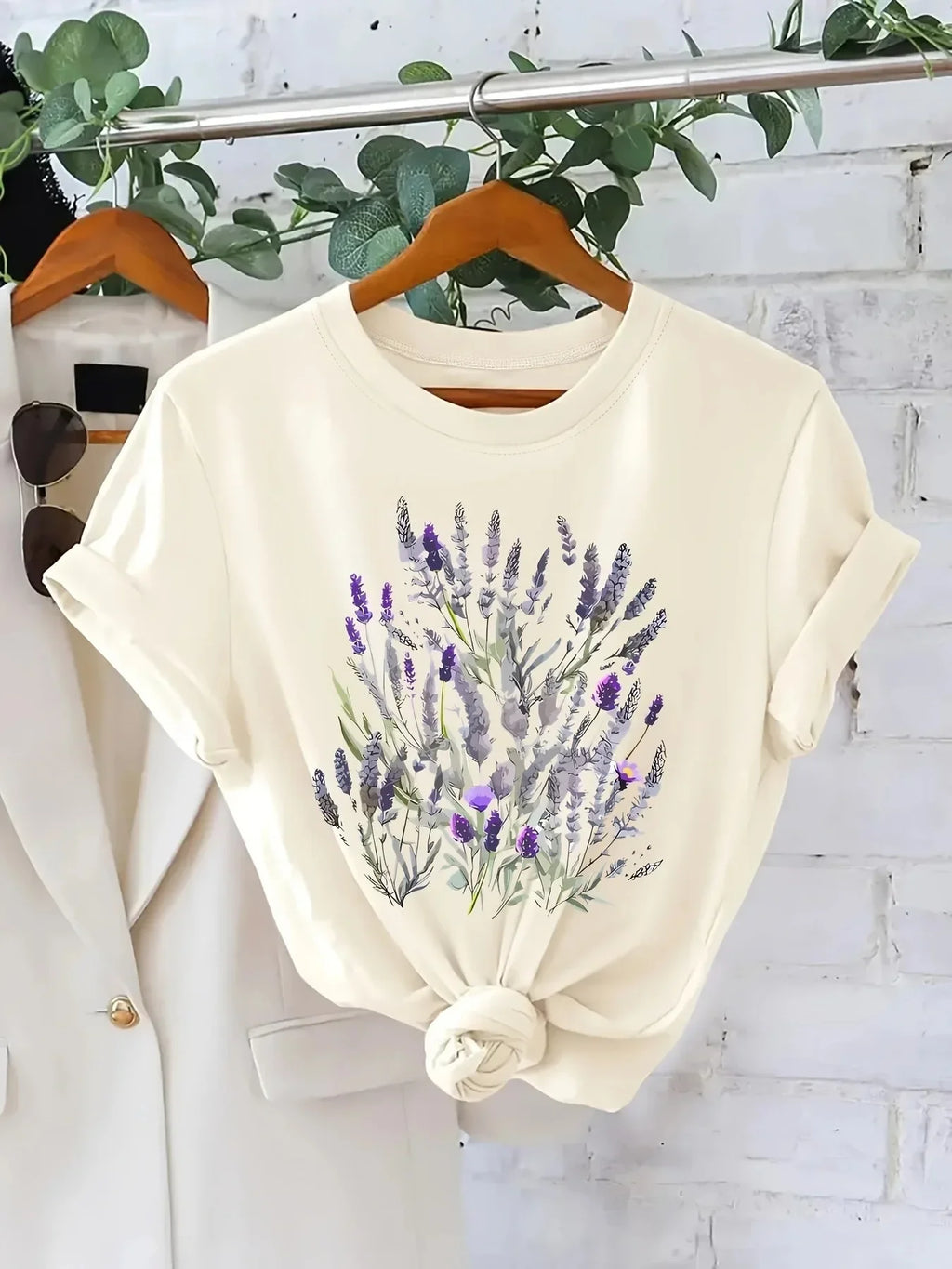 Lavender Floral Print Women's T-shirt Short Sleeve Crew Neck Casual Top for Summer Graphic  Fashion T Shirt Women's Clothing