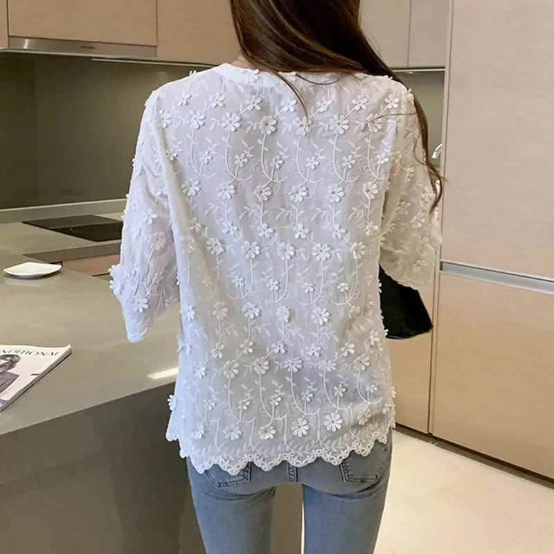 Summer Thin V-neck Women's Shirt Sweet Style Three-dimensional Flower Decoration Half Sleeved Blouse Lace Women's Tops 9638
