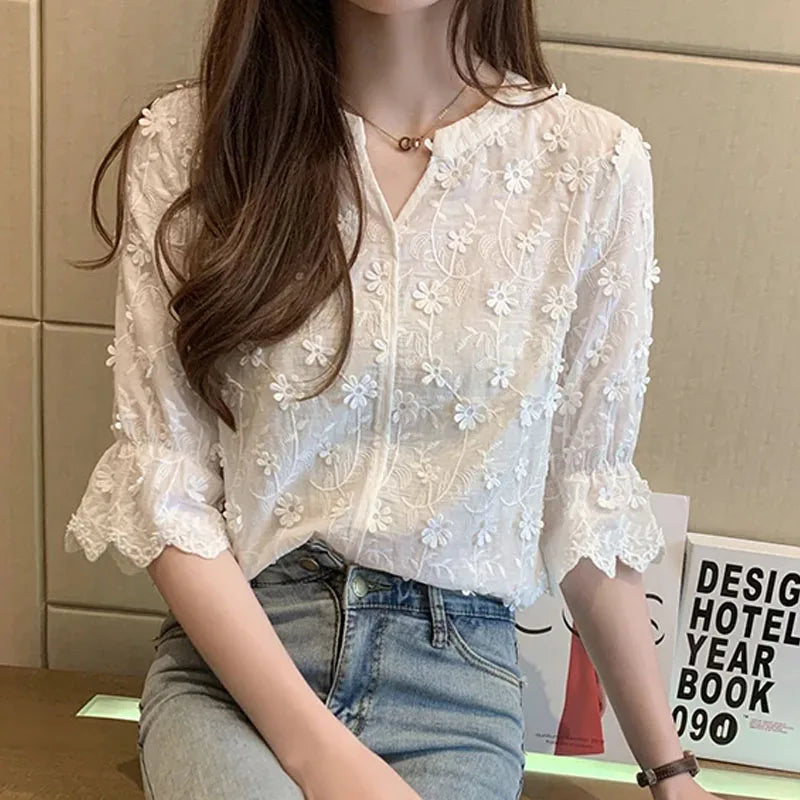 Summer Thin V-neck Women's Shirt Sweet Style Three-dimensional Flower Decoration Half Sleeved Blouse Lace Women's Tops 9638