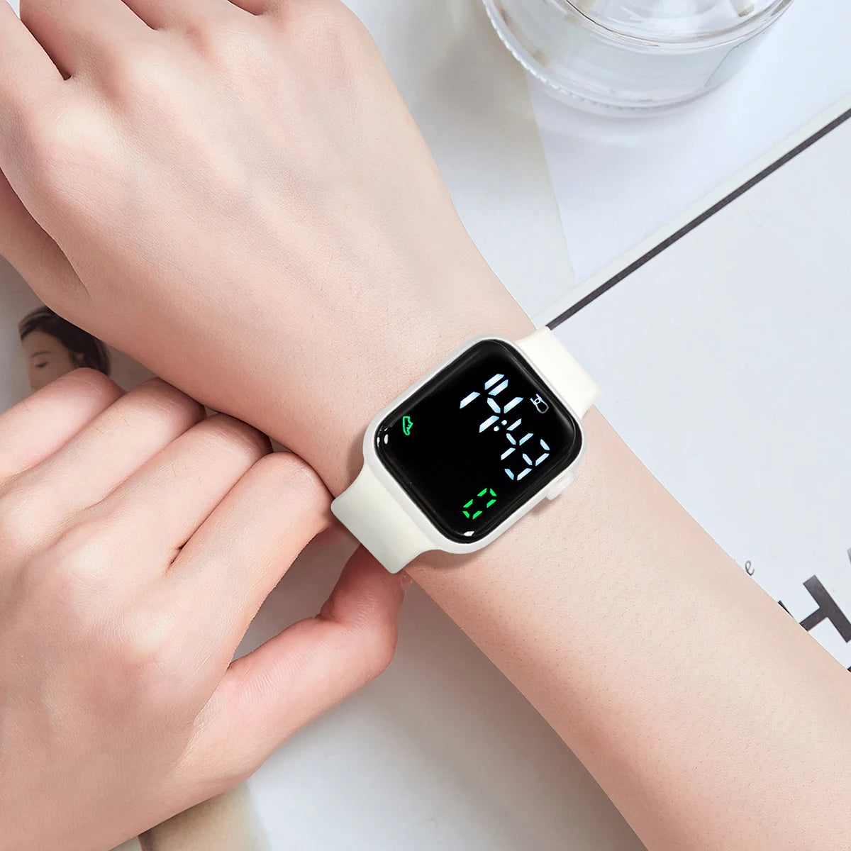 New 2PCS Student Minimalist Smart Watch for Boys and Girls with Elevated Display and Step Counting Sports Electronic Watch