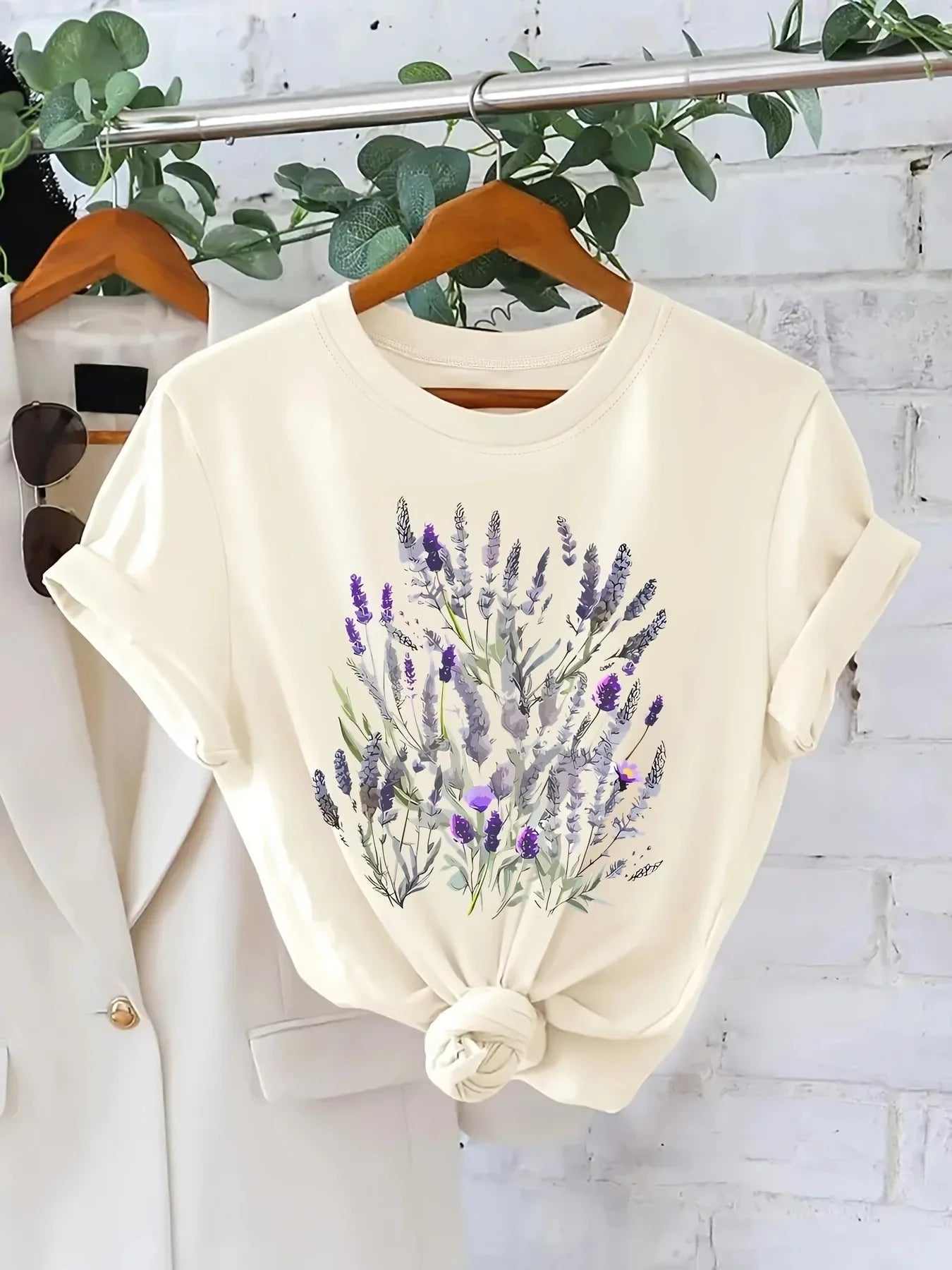 Lavender Floral Print Women's T-shirt Short Sleeve Crew Neck Casual Top for Summer Graphic  Fashion T Shirt Women's Clothing