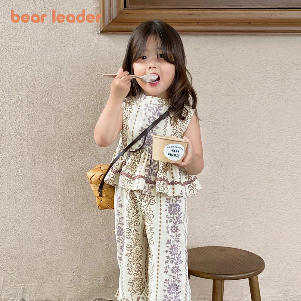 Bear Leader Korean Childrens Clothing 2025 Summer Girls Suit Girls Vest Pants Two-piece Children's Seaside Holiday Suit Exotic
