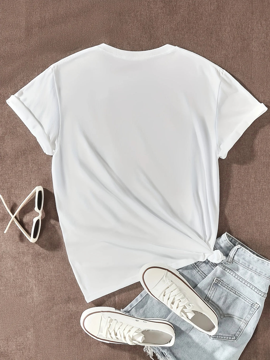 Los Angeles California Surfing Women's Tee - Retro Beach Graphic, Casual Summer Top