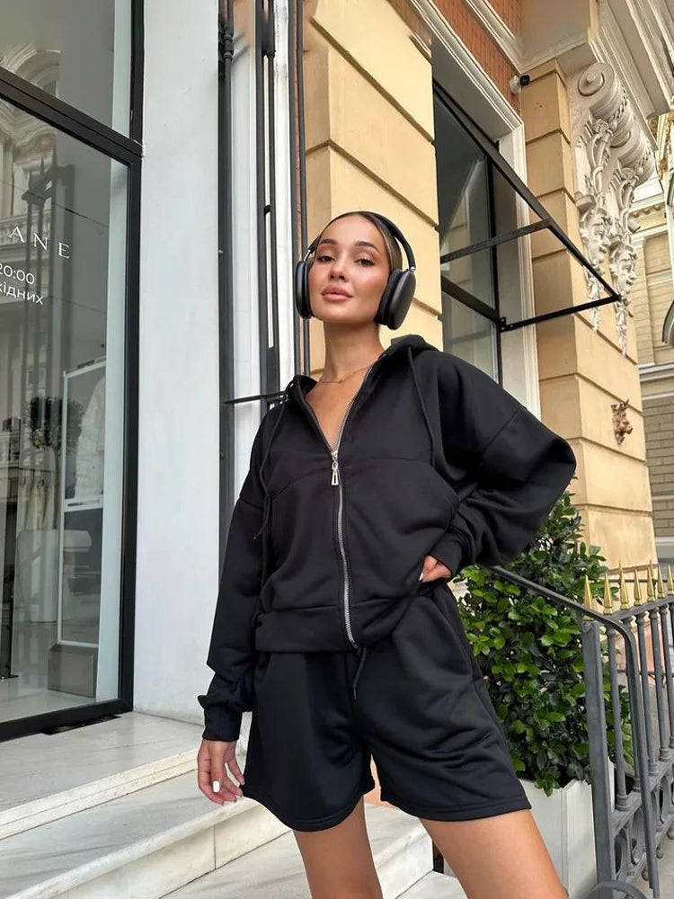 Women's Hooded Sweatshirt with Large Pockets And Shorts Two-Piece Fashionable Winter Set Long Sleeve Color Block Style