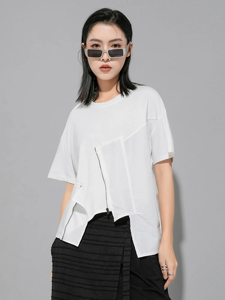[EAM] Women White Irregular Zippper Casual Big Size T-shirt New Round Neck Short Sleeve Fashion Tide Spring Summer 2026 1DE8921