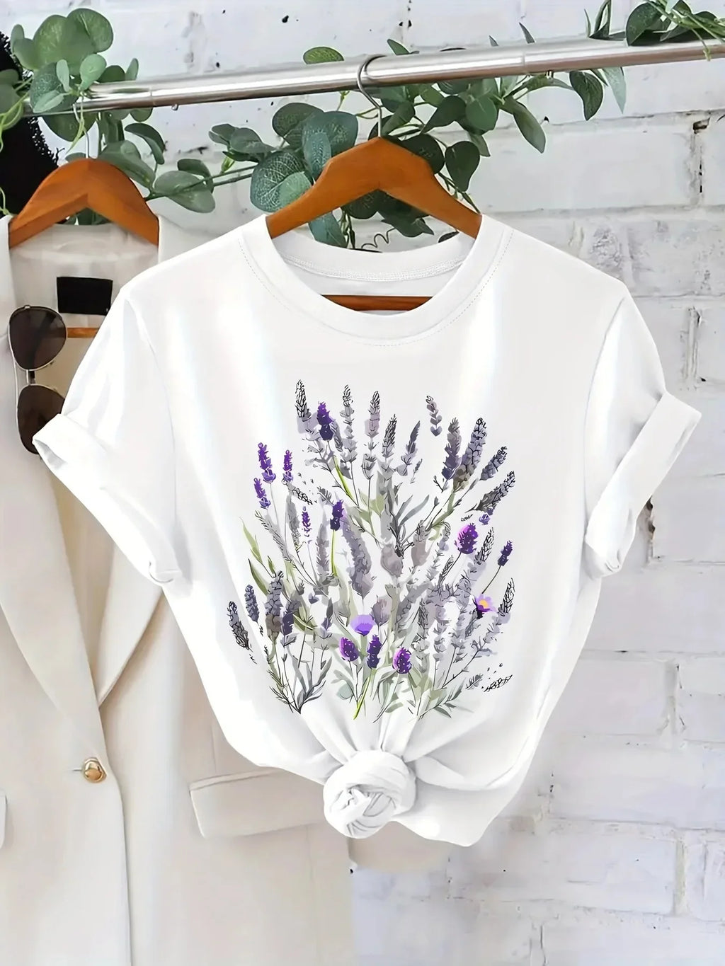 Lavender Floral Print Women's T-shirt Short Sleeve Crew Neck Casual Top for Summer Graphic  Fashion T Shirt Women's Clothing